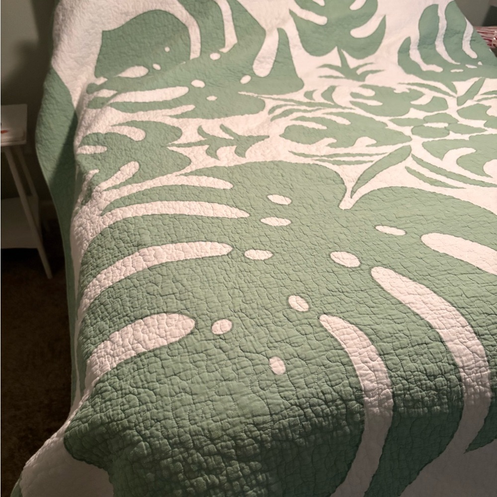 Tommy Bahama Green and White Tropical Quilt